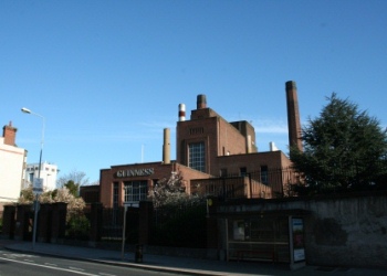 Guinness buildings on the way to St James Hospital<br><i>Courtesy of O. Daly</i>